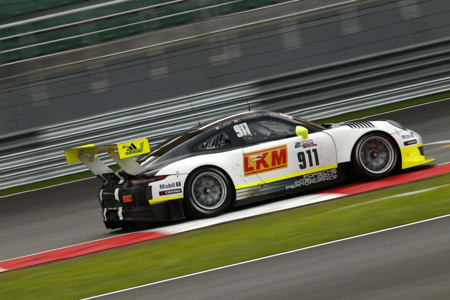  Porsche 911 GT3 R 2016 года  (фото 11 из 11)